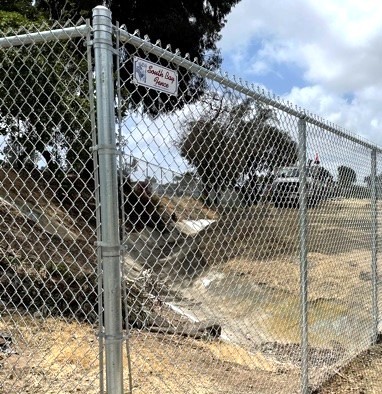 Chain link corner fence installation