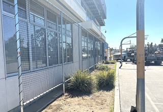 Commercial safety netting along building