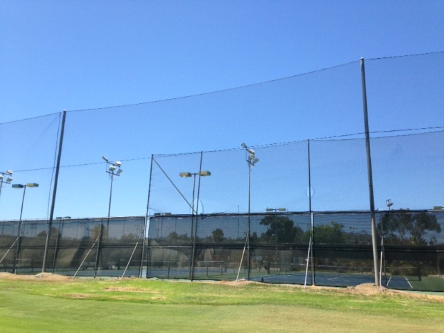 Tennis court netting